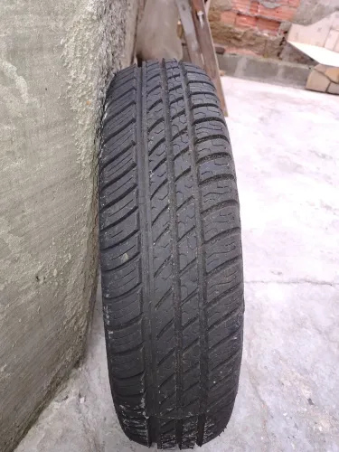 Pneu 175/70 aro 14