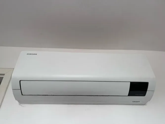 Ar condicionado SAMSUNG inverter 9.000BTUs (Receber próximo ao Iguatemi)