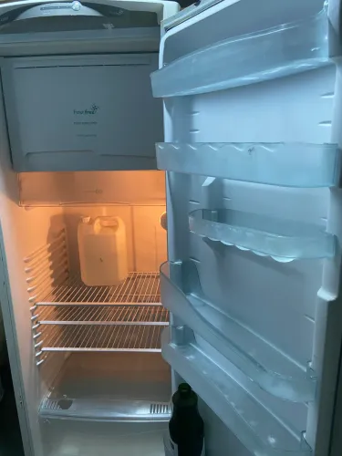 Vendo Geladeira Gelo Seco Cônsul