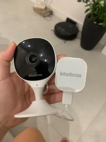 Câmera Intelbras.