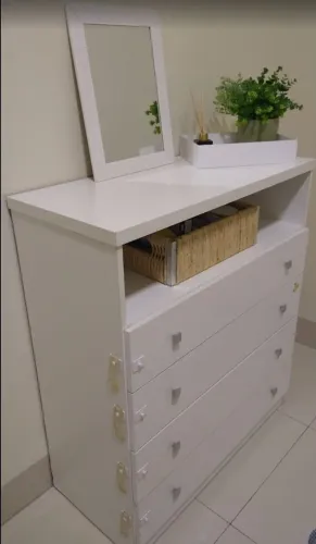 Cômoda branca com gaveteiros - bom estado!