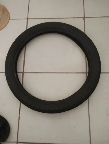 Pneu de Honda Biz