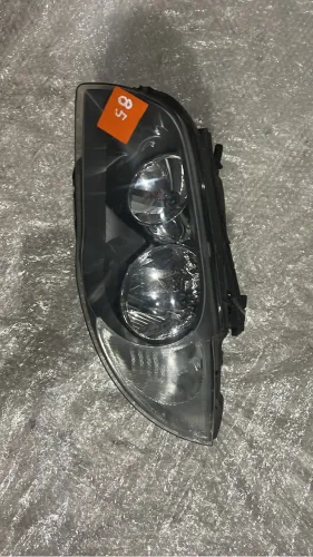 Farol lado esquerdo BMW 120i ano 2007 dúvidas *