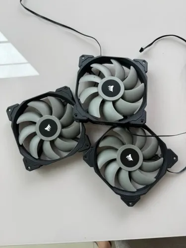 kit com 3 ventoinhas 120mm Corsair