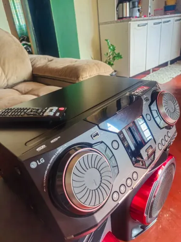 Som de casa novo, LG XBOOM CL87