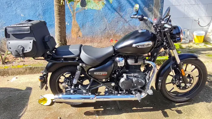 Meteor 350 preta