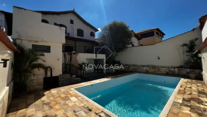 Casa com 2 dormitórios para alugar, 200 m² por R$ 5.100/mês - Planalto - Belo Horizonte/MG