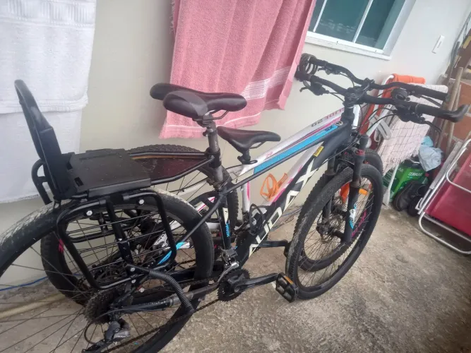 Vende-se bicicleta, aro 29. 27 machas com rolotech.