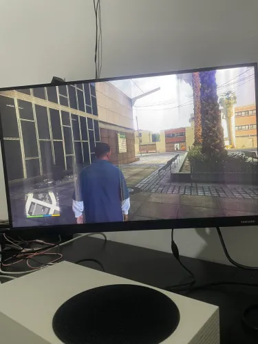 Monitor Samsung t350 com defeito