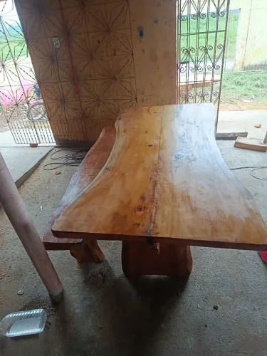 Mesa de jaqueira 