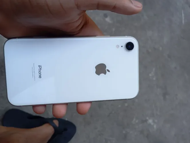 iPhone XR 