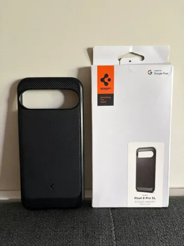 Capa Spigen Rugged Armor - Pixel 9 Pro XL