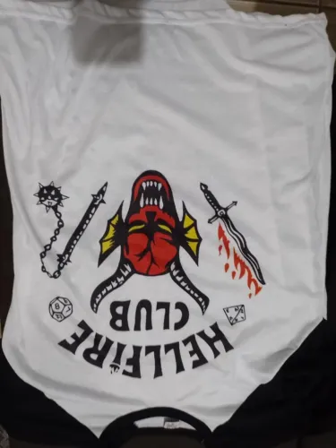 Blusa stranger things hellfire