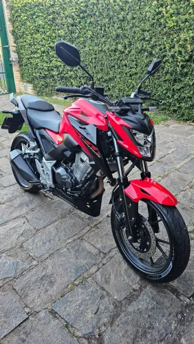 Honda CB 300F Twister 2023 | Apenas 5.300 km | IPVA 2026 Pago