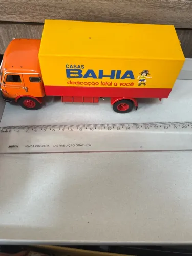 Miniatura caminhão Casas Bahia
