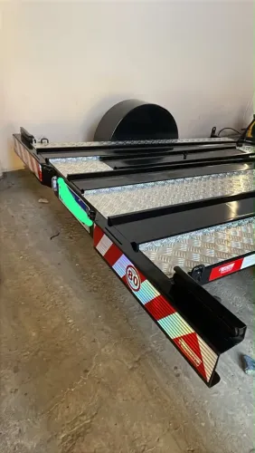 Carretinha semi nova