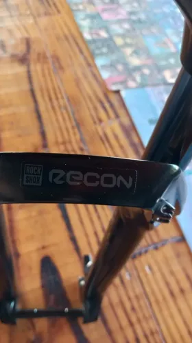 Vendo suspensão rock Shox Recon