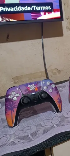 Dualsense PS5 com skin do GTA 6