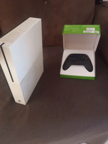 XBOX ONE S 1800$