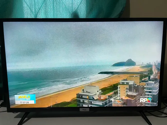 Tv 32 Smart Tcl (listrinha na tela)