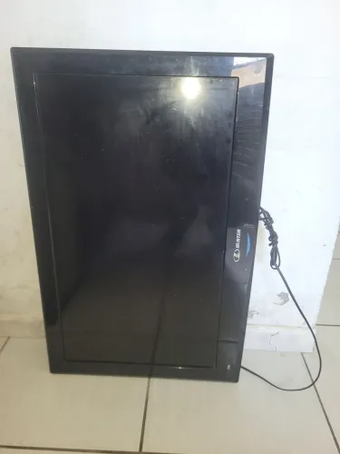 TV 32" HBuster para técnicos...