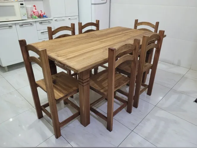 Mesa com 6 cadeiras
