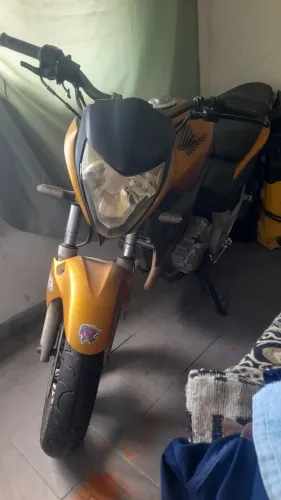 Moto cb 300