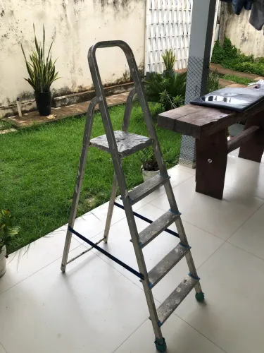 Escada de alumínio