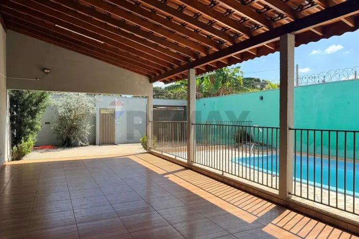 Área de Lazer com Piscina e Estrutura para Eventos - em Jardinópolis