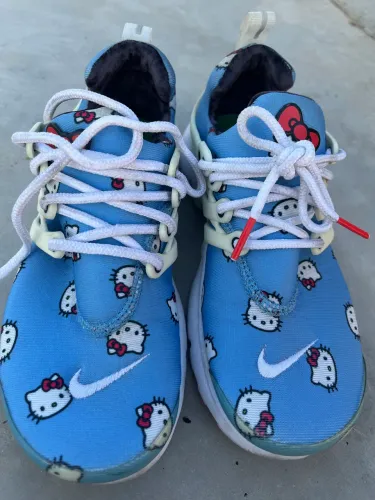 Tênis Nike air presto x hello kitty