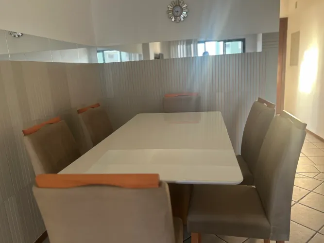Jogo de mesa 6 cadeiras