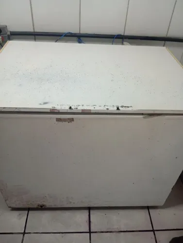 Vendo excelente freezer dê uma porta muito bom 