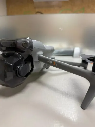 Drone DJI Air 3s - IMPECÁVEL