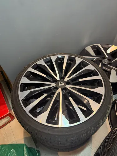 VENDO DUAS RODAS 20 PARA CARROCINHA 