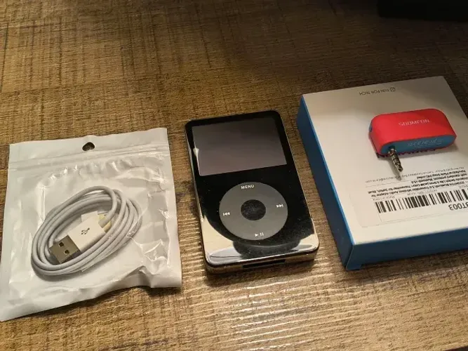 iPod Classic 5ª gen de 128gb com bateria nova + adaptador bluetooth + cabo
