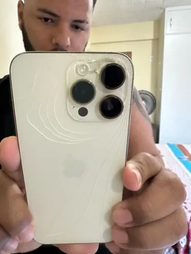 iPhone 14 pró max 256g com avarias na parte traseira