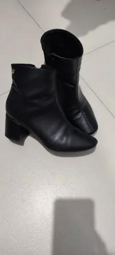 Bota Via Uno Tamanho 34