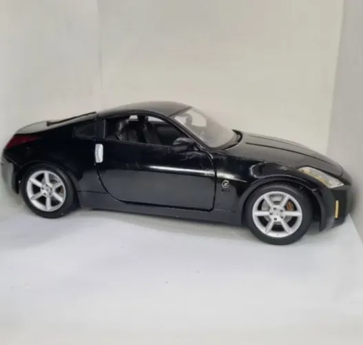 Nissan 350z Maisto 1:18