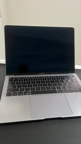 MacBook Air Retina 13 pol. 2018 - 8GB RAM | SSD 128GB | Cinza espacial?