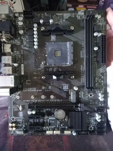 Placa-Mãe Gigabyte GA-A320M-S2H AM4 DDR4 (Com Slot M.2 e HDMI)
