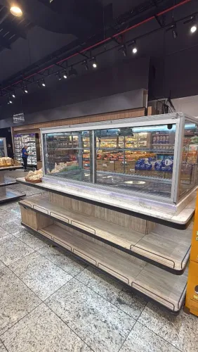 ? MESA EXPOSITORA REFRIGERADA CENTRAL - USADA