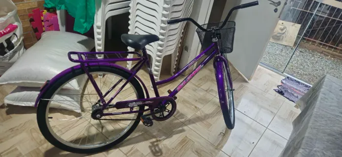 Bicicleta Bike Dalannio Classic Aro 26 Roxa - Nova com Cestinha e Bagageiro