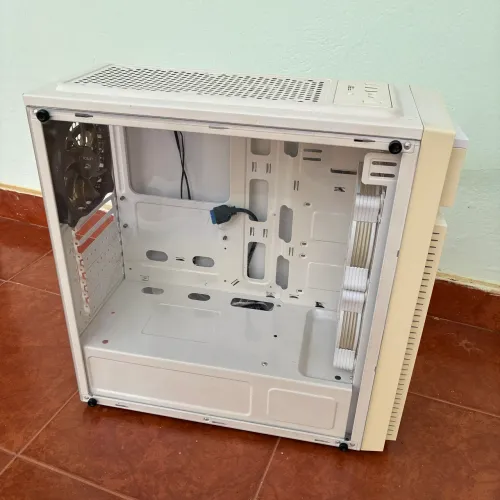 Gabinete Gamer Branco com Controladora RGB e kit com 4 FANS