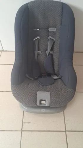 Vende-se cadeirinha infantil para carro