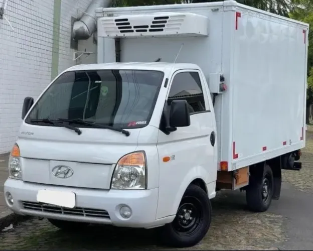 Vende-se HR BAÚ REFRIGERADO
