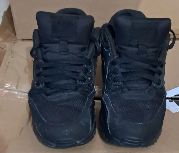 Vendo tênis Nike Air Max original preto entrego catraca do metrô 