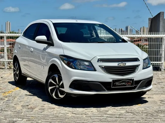 Chevrolet Onix Hatch LT 1.4 8V Flex Mec. 4P 2015