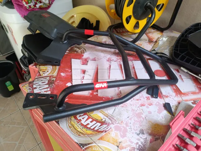 Bagageiro Givi factor 125/150 original e novo usado por 1 mês