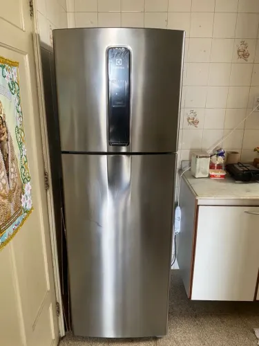 Geladeira 2 portas frost free Inverter
