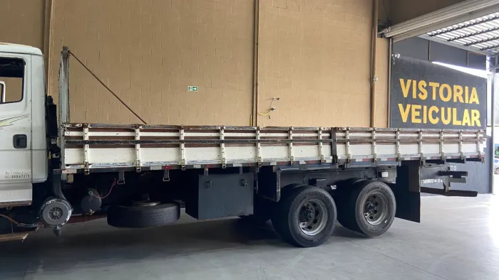 Carroceria aberta 8.10 m com graneleiro lona e arco